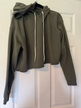 Wild Fable Olive Green Sweatshirt Interior Label Detail NWOT